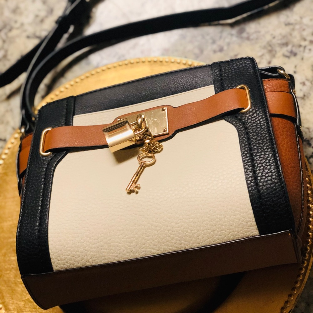 Crossbody bag